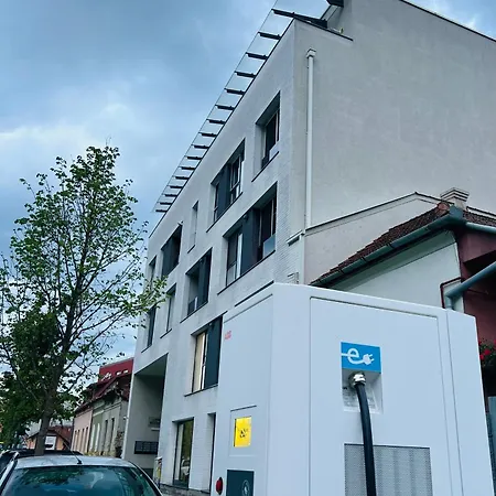 Eleni Free Parking Клуж-Напока